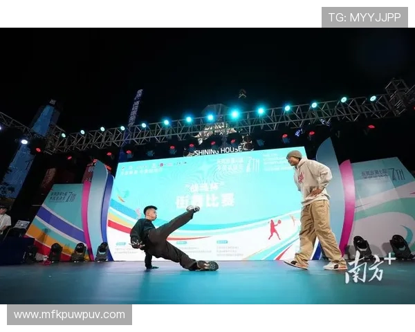 重庆飞盘队在世界街舞大赛中以97分领先其他队伍展现强大实力